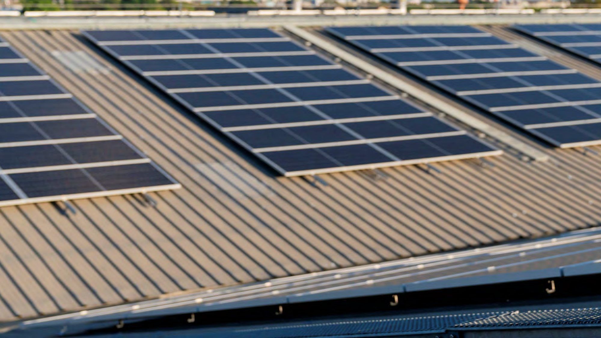Toiture équipée de panneaux photovoltaïques